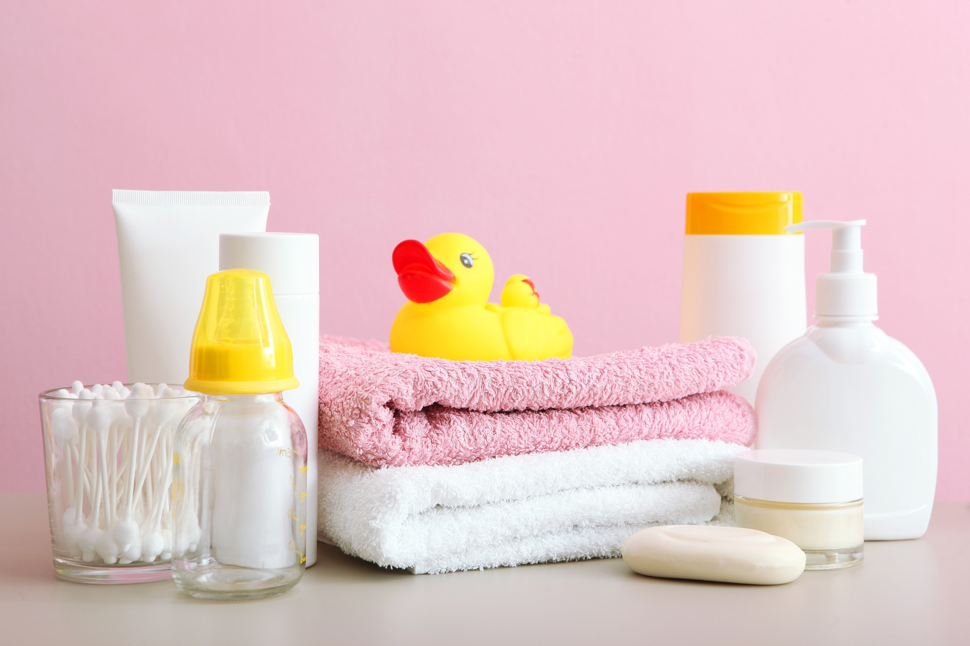 bayi mandi malam, tips mandi malam bayi, rutinitas tidur bayi, manfaat mandi malam untuk bayi, Bunda, si Kecil